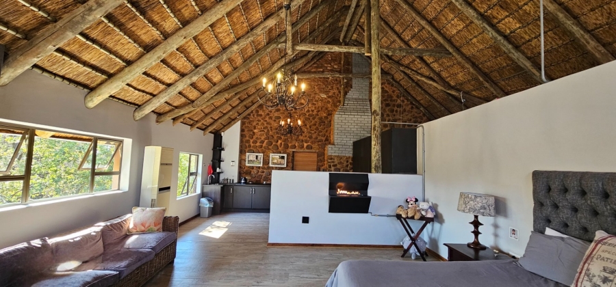 6 Bedroom Property for Sale in Hartbeesfontein North West